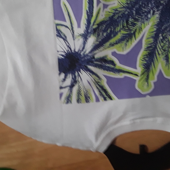 Brand new with tags trendy H&M city t shirt - Picture 6 of 17